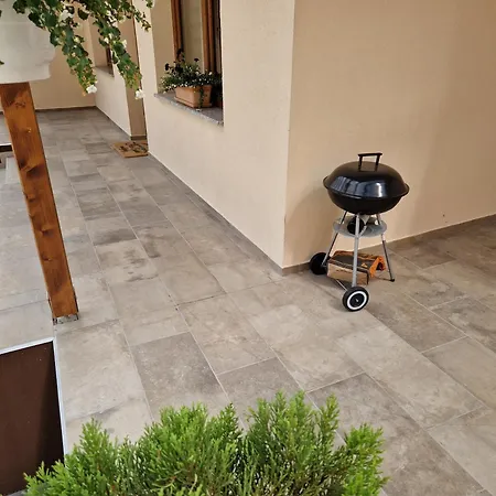 Villa Hos Vendeghaz -oenallo Vendeghaz, Mely Csak Az Oenoeke
