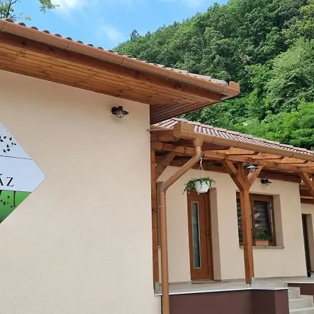 Villa Hos Vendeghaz -oenallo Vendeghaz, Mely Csak Az Oenoeke