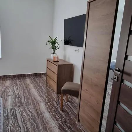 Hos Vendeghaz -oenallo Vendeghaz, Mely Csak Az Oenoeke Miskolc